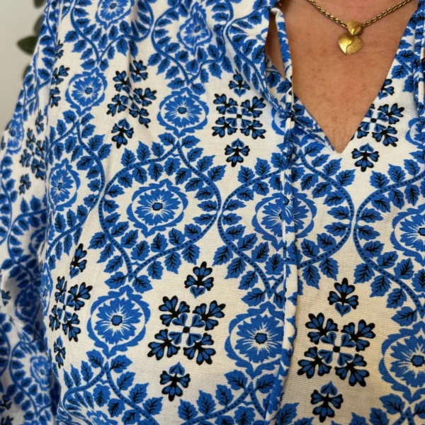 K548- Blouse Fleurie (T42-T46) - bleu-indigo - 46