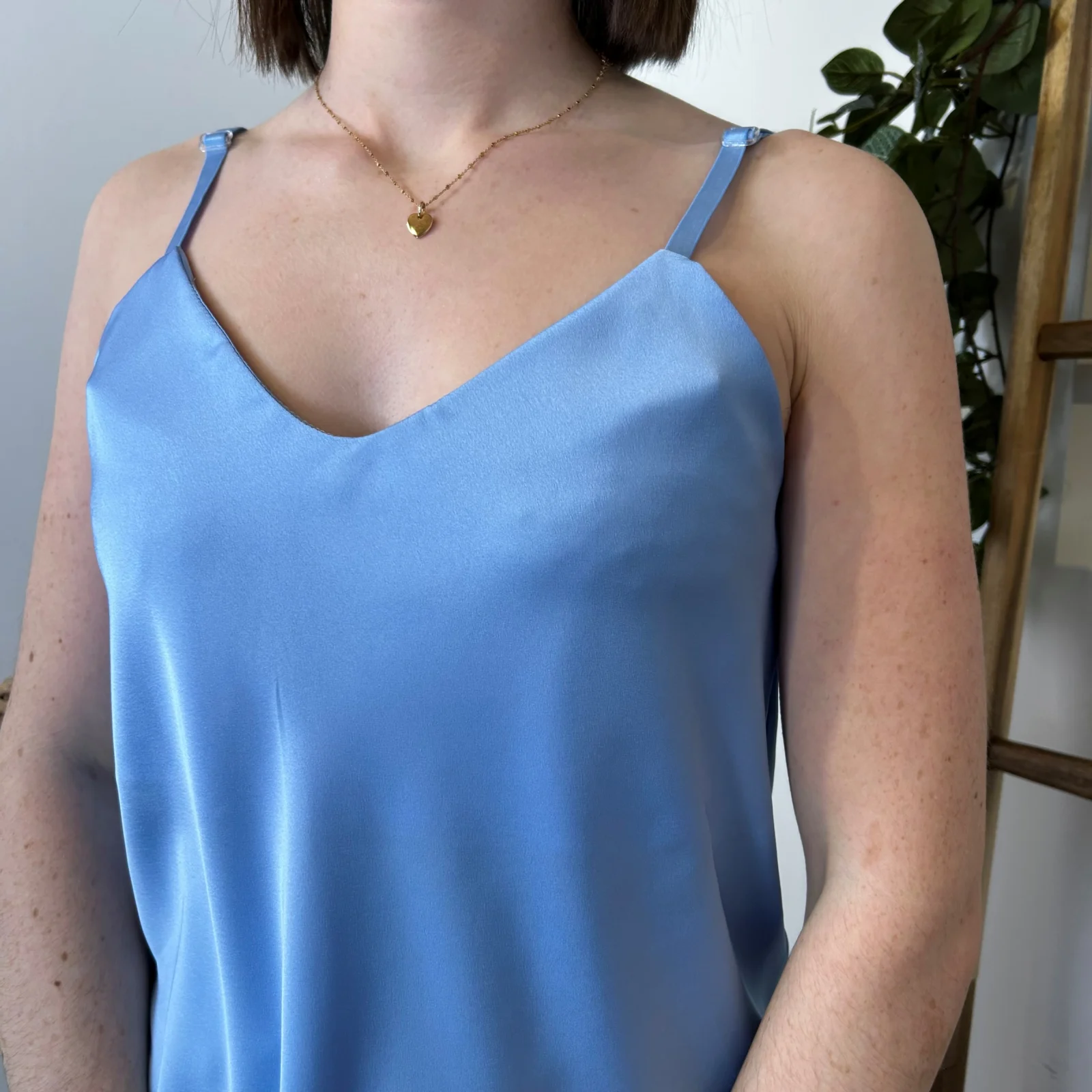 K292- Top Soyeux uni (Tu) 🇮🇹 - bleu-ciel - taille-unique