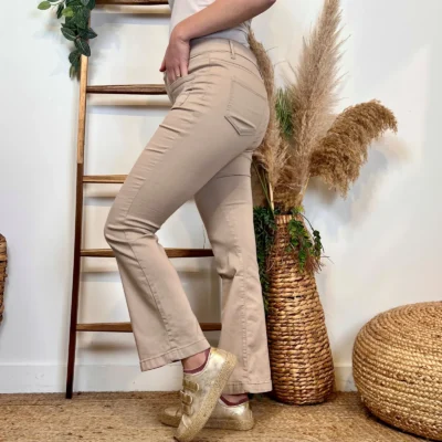 N005- Jean Flare Voggo (T36-T44) - beige - 44