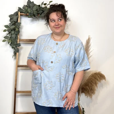 Z769- Tunique Christy Marguerites (T44-T52) - bleu-ciel - 52