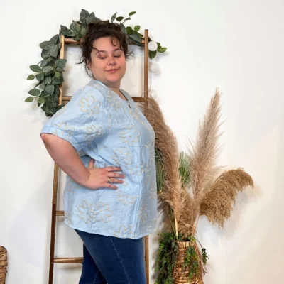 Z769- Tunique Christy Marguerites (T44-T52) - bleu-ciel - 52