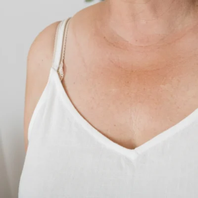 K233- Débardeur Maëlle dos brodé (T40-T48) - blanc - 48