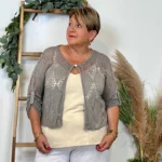 Gilet court femme ajouré « Jolies Formes » - taupe - taille-unique-grande-taille