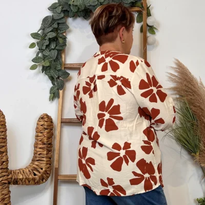 Z116- Blouse « Christy » Fleurs (T44-T52) - camel - 52