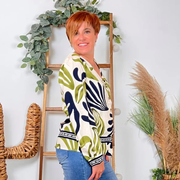 K108- Blouse "In April" - kaki - 40