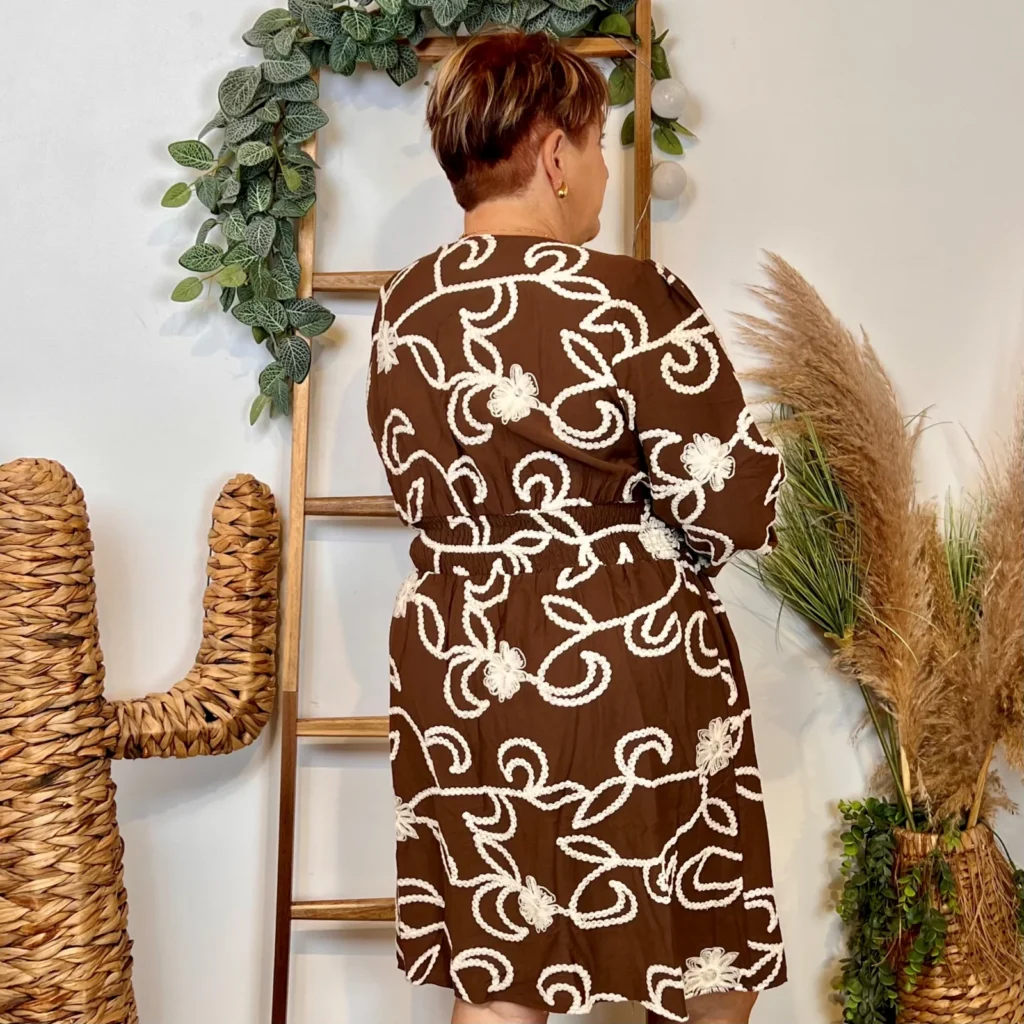 K096- Robe unie brodée (T40-T48) - marron - 48