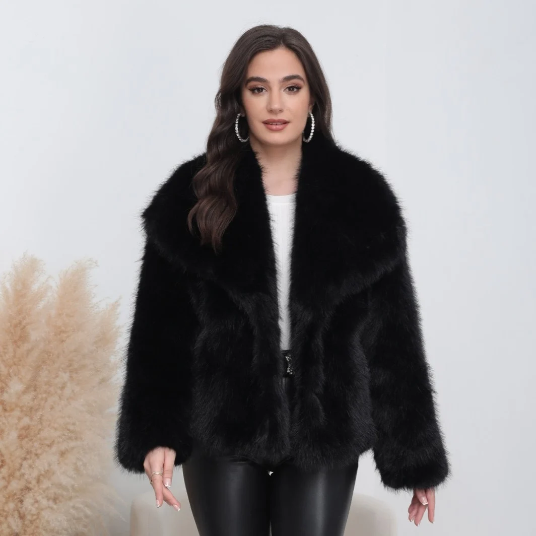 K007- Veste courte fausse fourrure