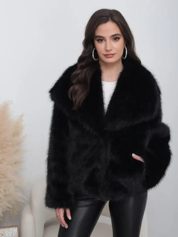 K007- Veste courte fausse fourrure
