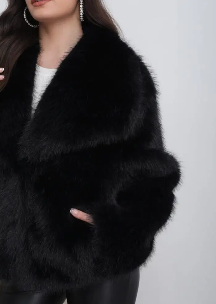 K007- Veste courte fausse fourrure