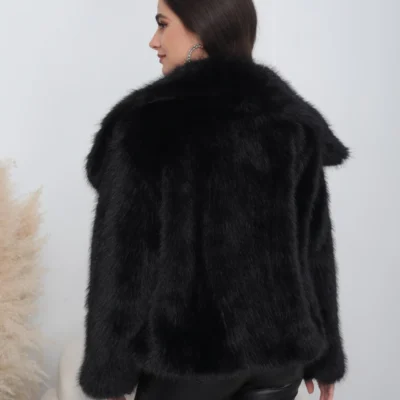 K007- Veste courte fausse fourrure