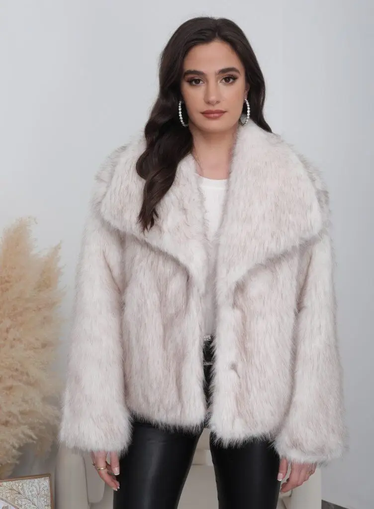 K007- Veste courte fausse fourrure