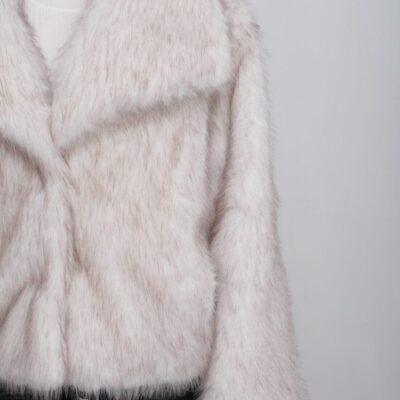 K007- Veste courte fausse fourrure