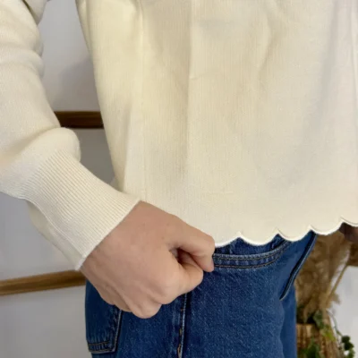K134- Pull uni dos ouvert (Tu) - ecru - taille-unique