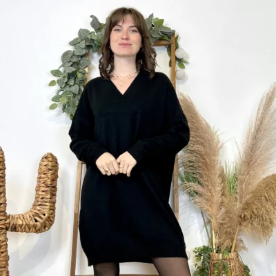 K010- Robe pull col V - noir - taille-unique