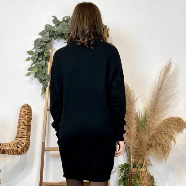 K010- Robe pull col V - noir - taille-unique
