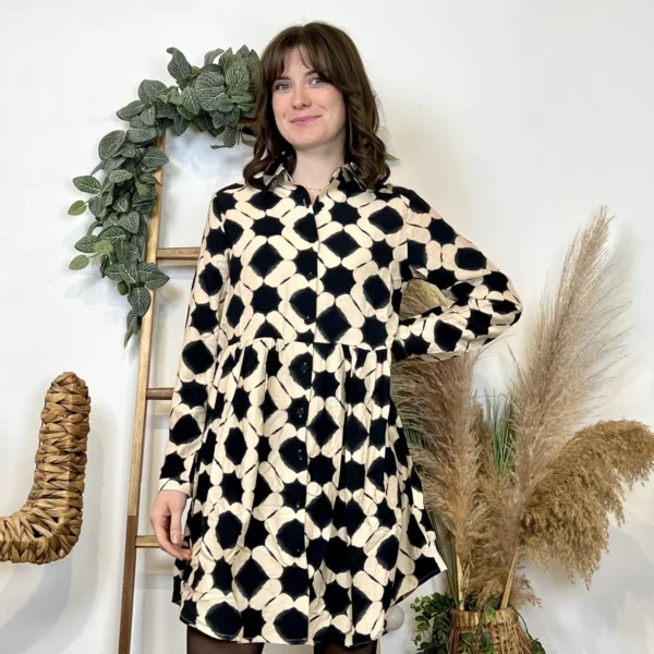 J940 - Robe chemise imprimée graphique - noir - 38