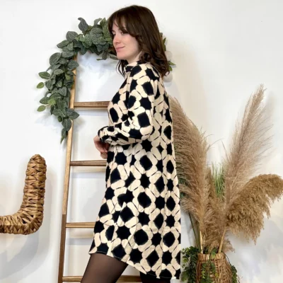 J940 - Robe chemise imprimée graphique - noir - 38