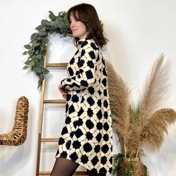 J940 - Robe chemise imprimée graphique - noir - 38