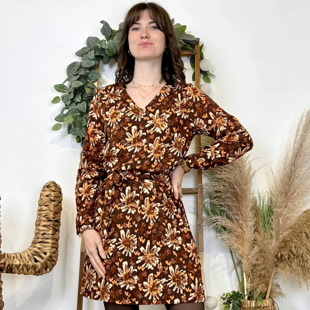 J949 - Robe fleurie (T36-42) - marron - 38