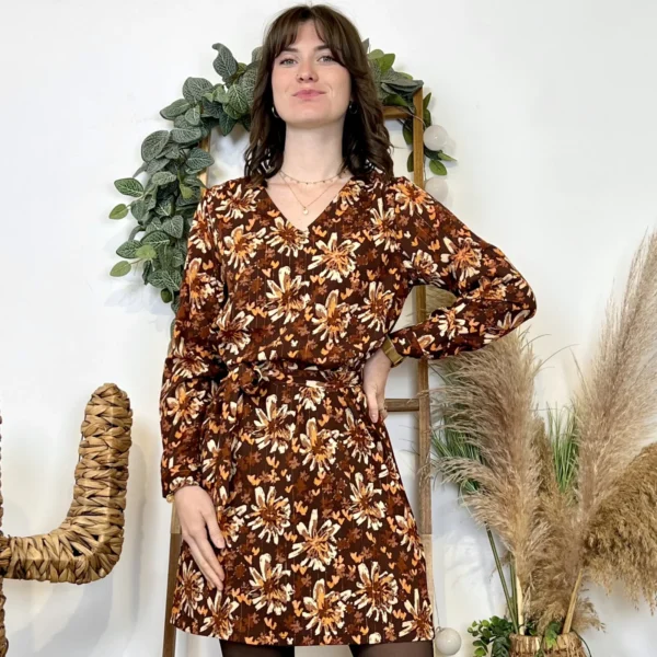 J949 - Robe fleurie (T36-42) - marron - 38