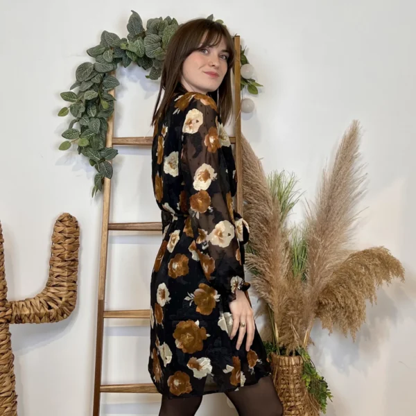 J994 - Robe motif fleurs (T36-T40) - noir - 38