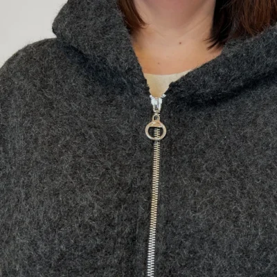 J995 - Manteau à capuche (GT) - noir - taille-unique-grande-taille