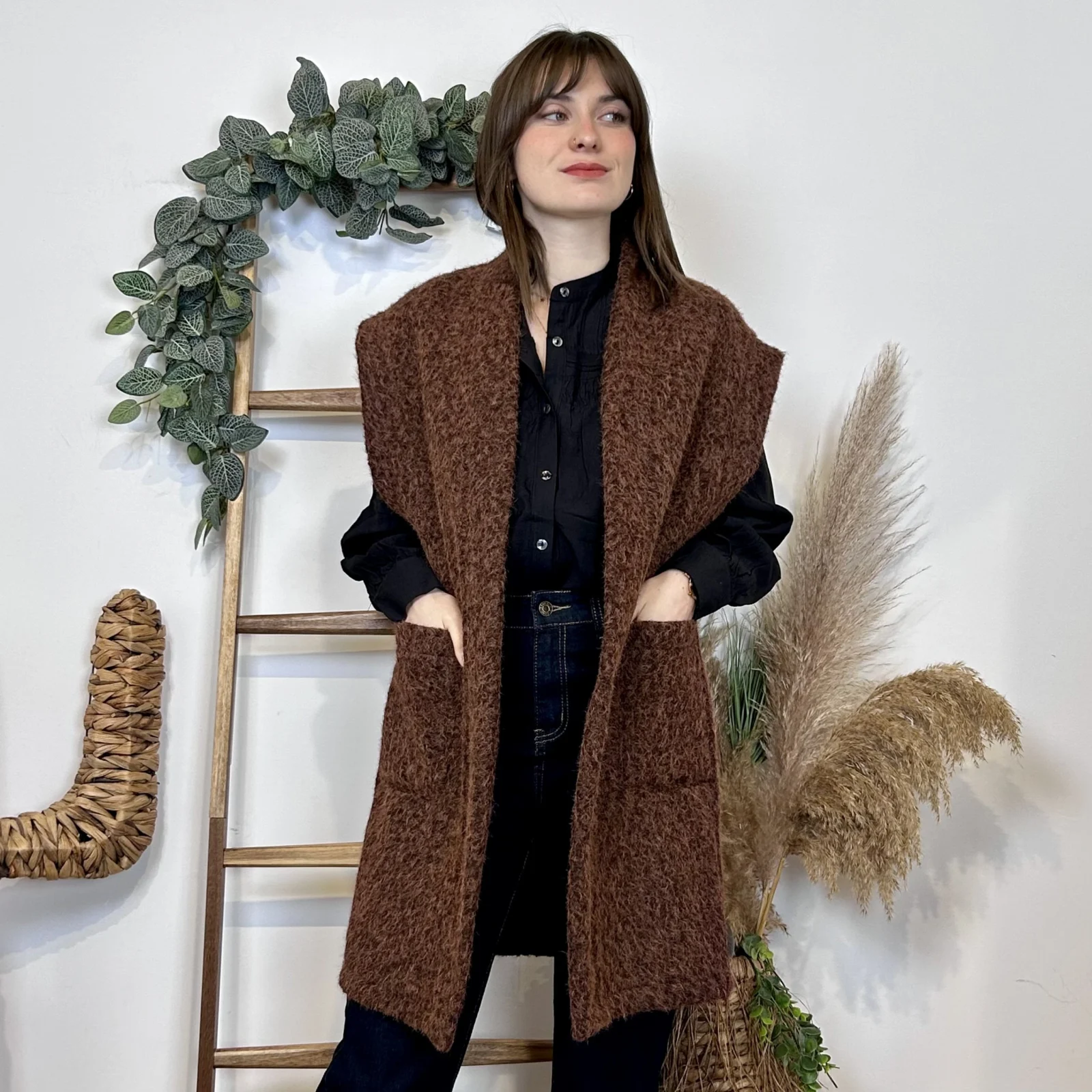 J953 - Gilet long sans manches en laine (TU)