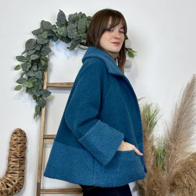 J946 - Manteau bouclettes (TU) - bleu-canard - taille-unique