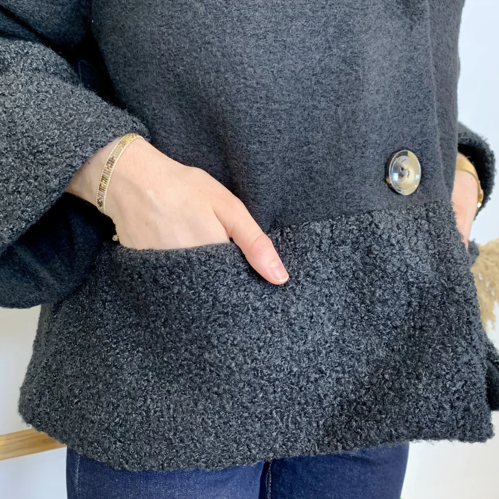 J946 - Manteau bouclettes (TU) - noir - taille-unique