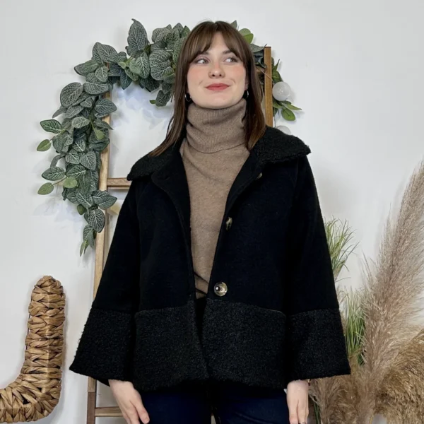 J946 - Manteau bouclettes (TU) - noir - taille-unique
