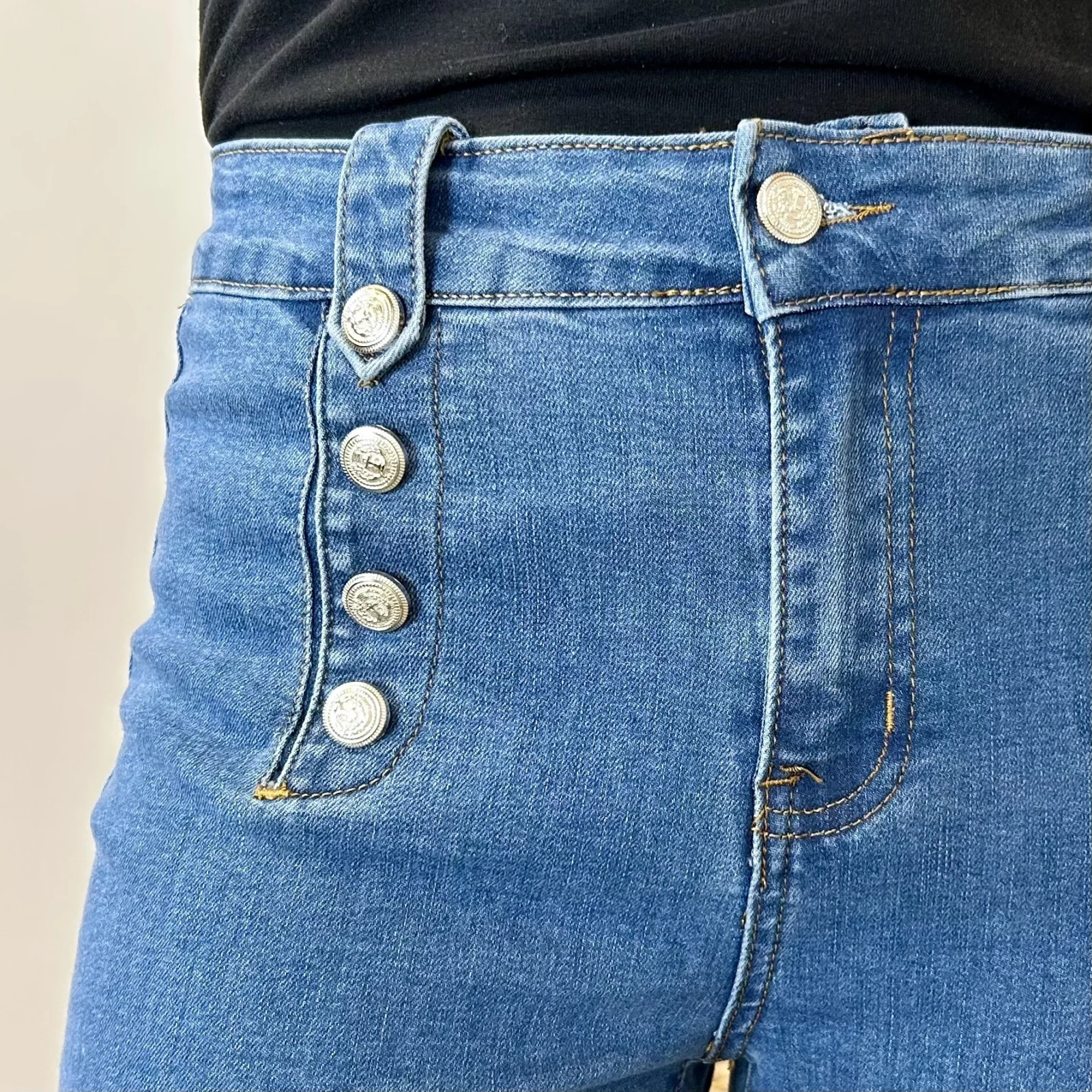 W132 - Jean Flare avec boutons (T36-T44) - denim - 44