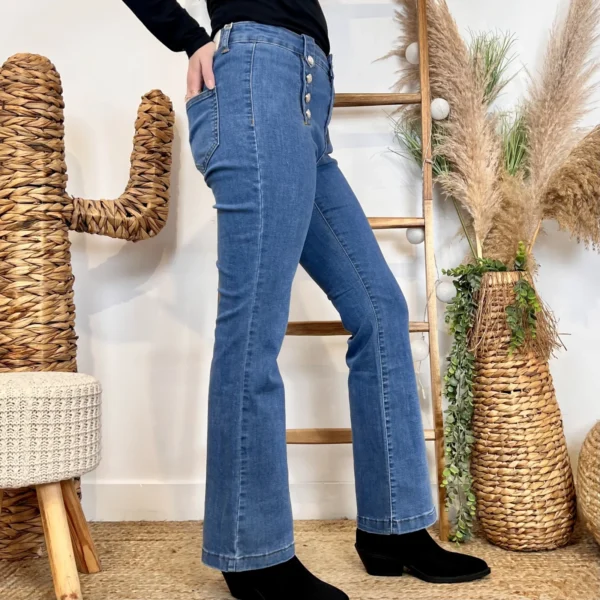 W132 - Jean Flare avec boutons (T36-T44) - denim - 44