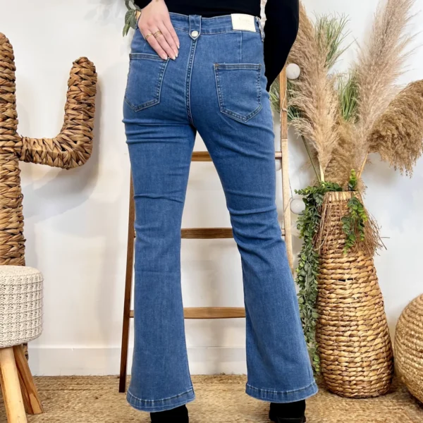 W132 - Jean Flare avec boutons (T36-T44) - denim - 44