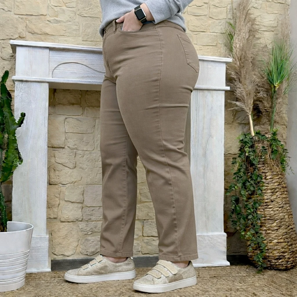 K819 – Jean Droit (T42-T50) - taupe - 50