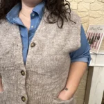Gilet sans manches femme en maille « Jolies Formes » - taupe - 48