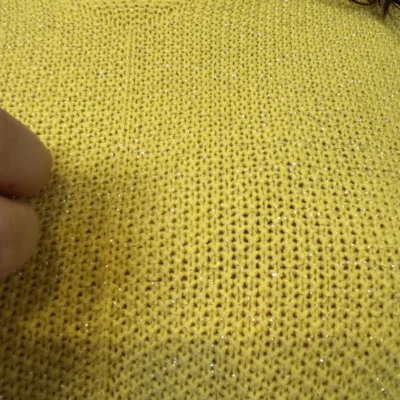 J762 - Pull uni (GT) - jaune - taille-unique-grande-taille
