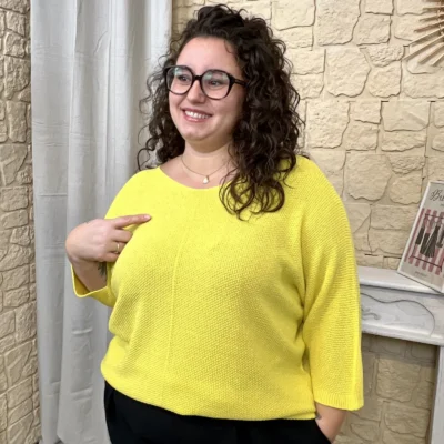 J762 - Pull uni (GT) - jaune - taille-unique-grande-taille
