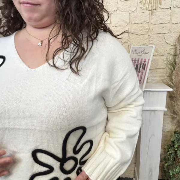 J787- Pull maille fleurs (T40- 48) - ecru - 48
