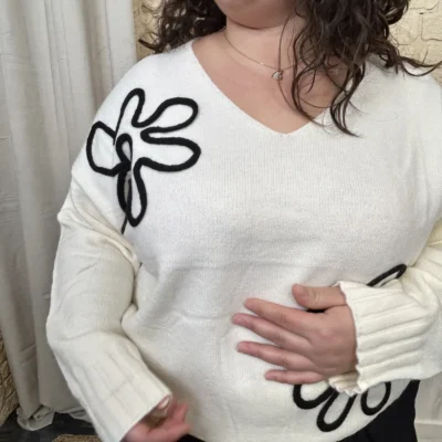 J787- Pull maille fleurs (T40- 48) - ecru - 48