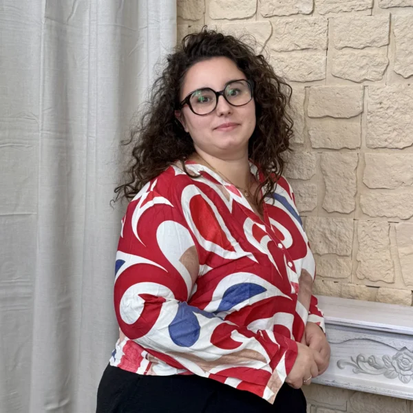 J789- Blouse graphique (T44-T52) - rouge - 52