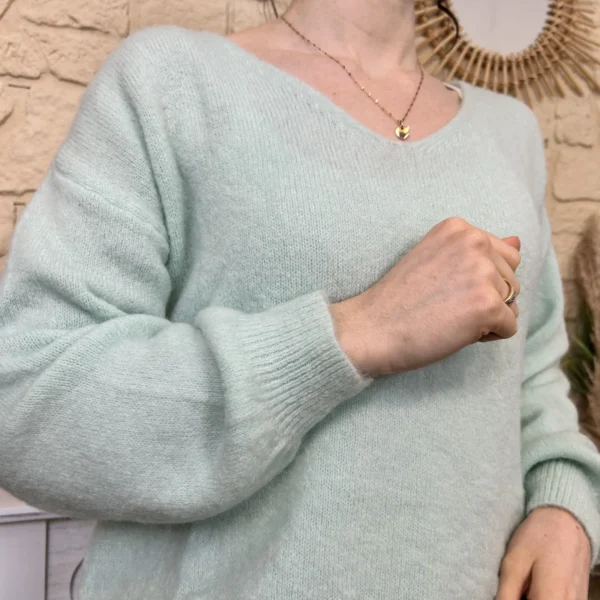I776 - Pull col V en maille douce - vert-pale - taille-unique