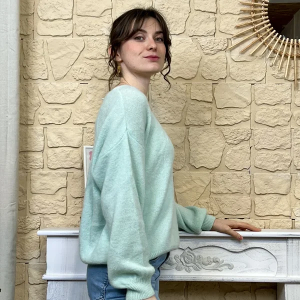 I776 - Pull col V en maille douce - vert-pale - taille-unique