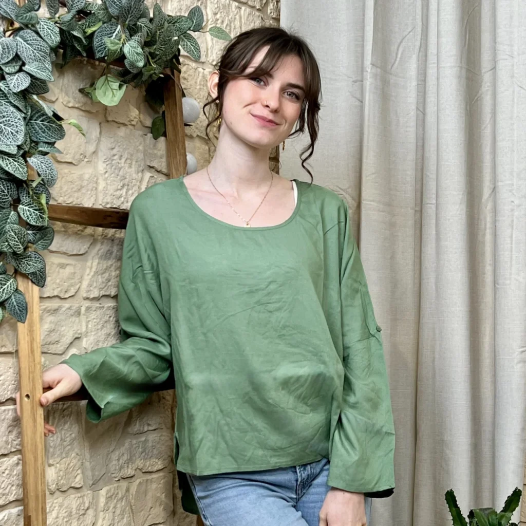 I724 - Blouse unie (T36-T44) - vert-deau - 46