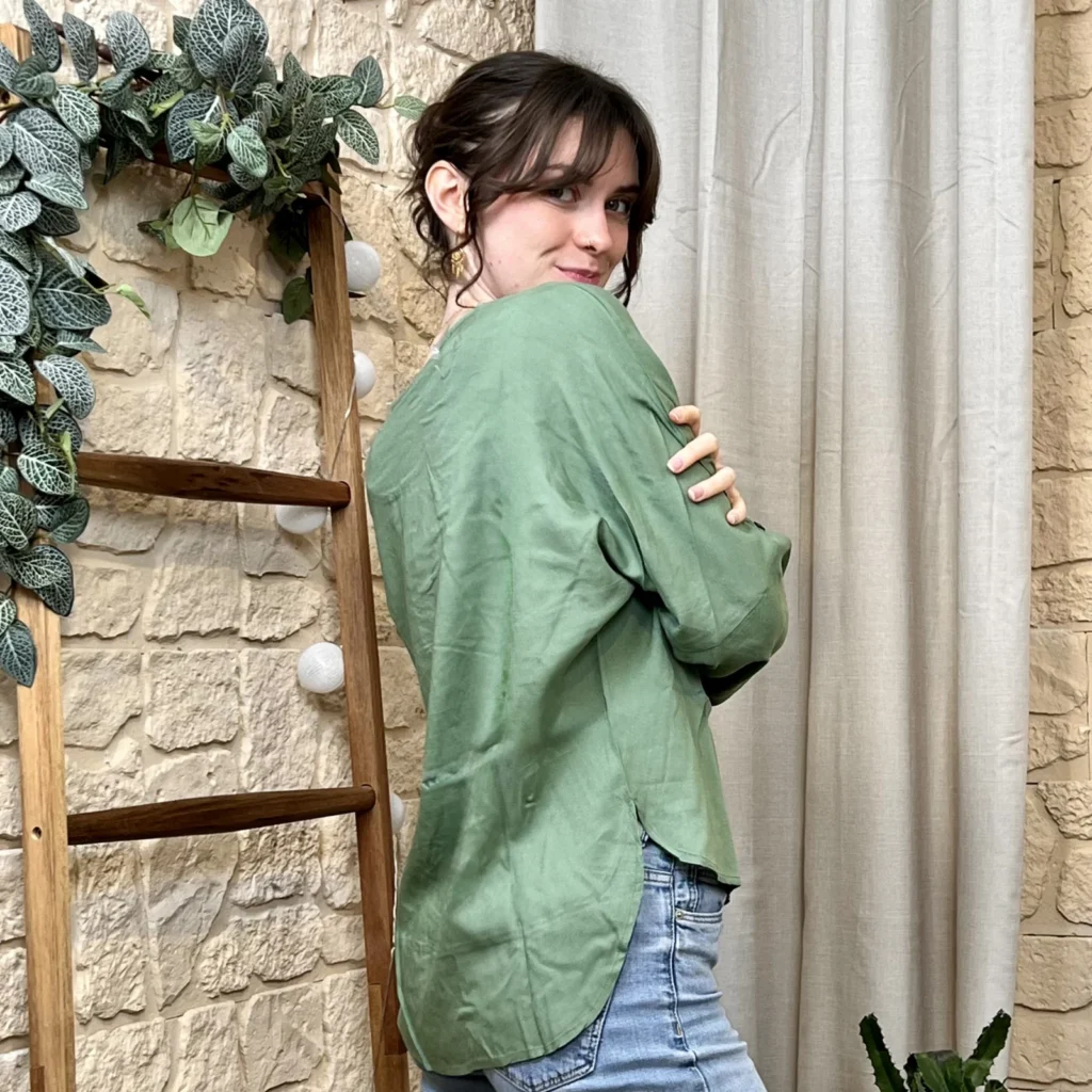 I724 - Blouse unie (T36-T44) - vert-deau - 46