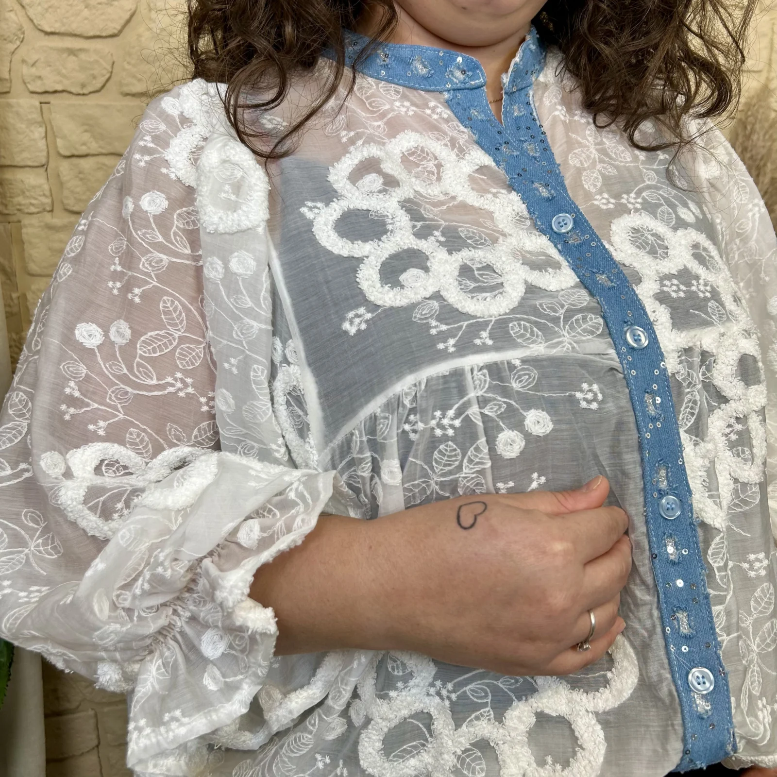 J735 - Chemise coton brodé (GT)