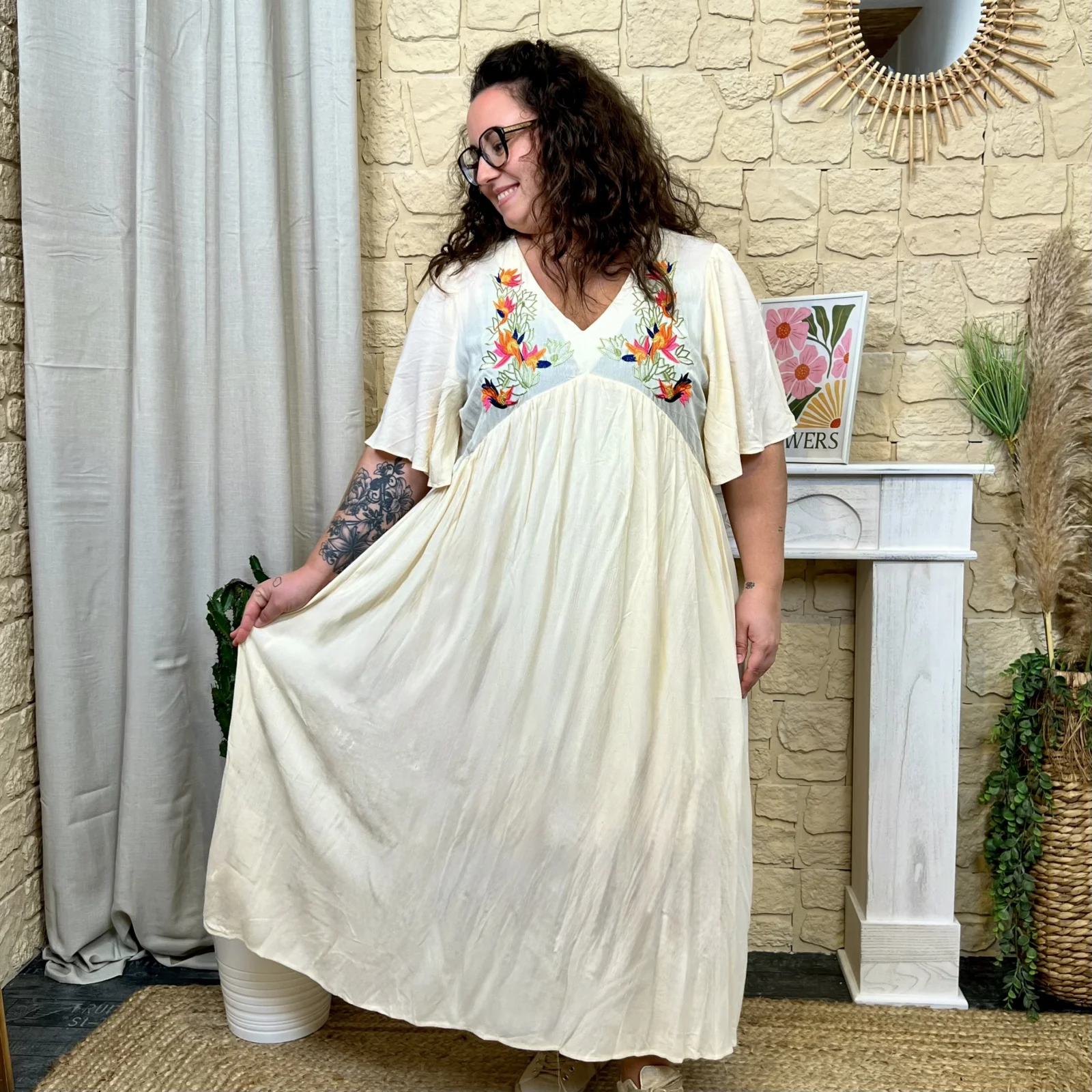 J723 - Robe longue broderies (T40-T48) - beige - 48