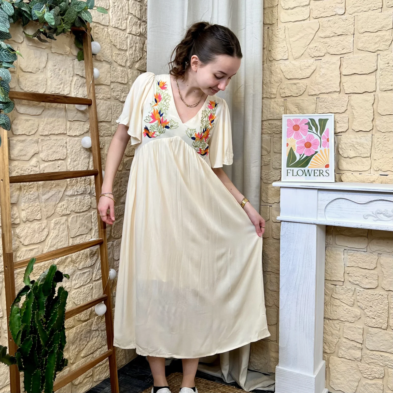 I696 - Robe longue broderies (T36-T38) - beige - 38