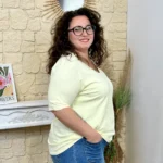 T-shirt femme col V « Jolies Formes » - jaune - taille-unique-grande-taille