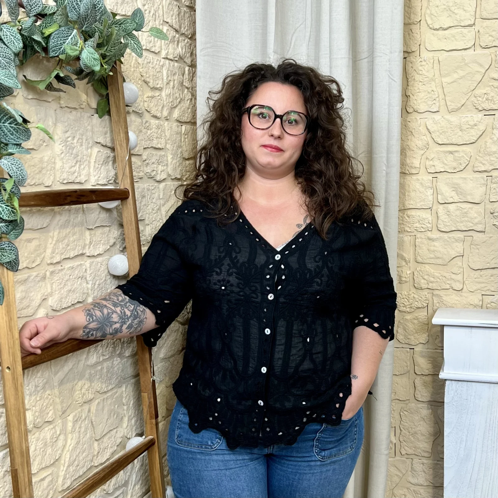 J707 - Chemise broderies (T44-T52) - noir - taille-unique-grande-taille