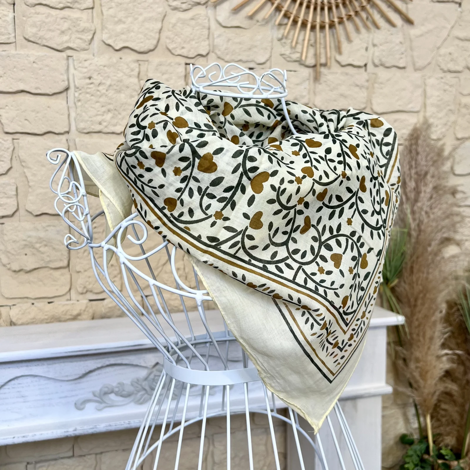 Y450 - Foulard feuillage & cœurs